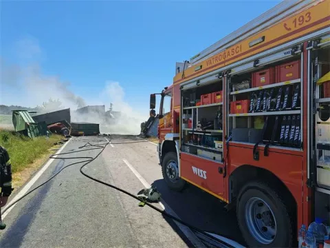 U sudaru dva kamiona i traktora između Orolika i Banovaca poginula jedna osoba