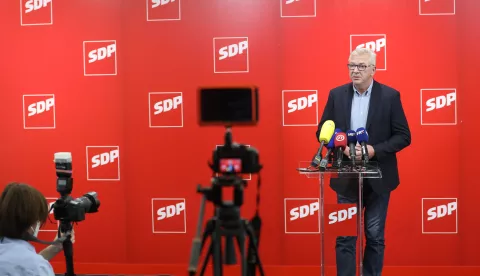 Zagreb, 11.08.2020. - Na konferenciji za medije o reformi u policiji govorio je predsjednik SDP-a Splitsko-dalmatinske županije Ranko Ostojić. foto HINA/ Lana SLIVAR DOMINIĆ/ lsd