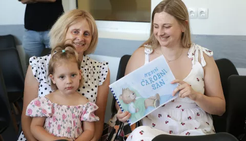 Osijek, 04. 07. 2025., KBC Osijek, KBC, AUKOS, sporazum, suradnja, slikovnica; Moj čarobni san, SNIMIO BRUNO JOBST