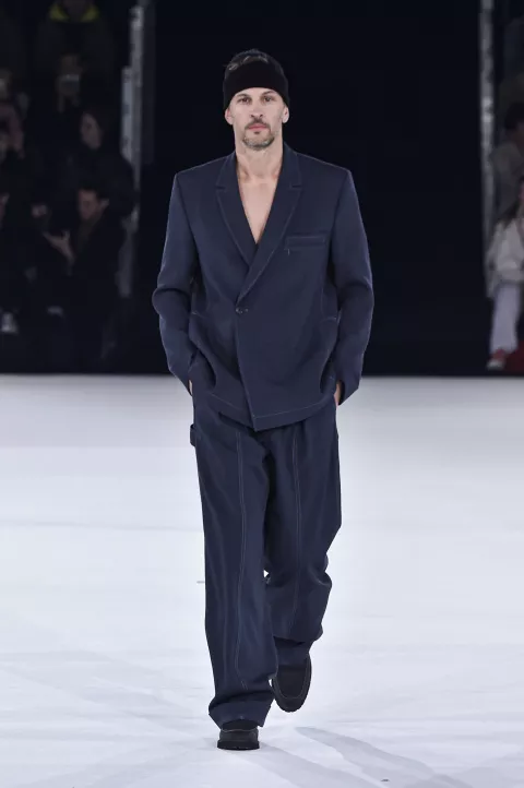 10500 - D?fil? de mode Homme Automne-Hiver 2020/2021 "Jacquemus" ? Paris D?fil? de mode Homme Automne-Hiver 2020/2021 "Jacquemus" ? Paris. Le 18 janvier 2020 Jacquemus Men fashion F/W 2020/2021 in Paris. On January 18th 2020 Fashion PPS/Bestimage /PIXSELL
