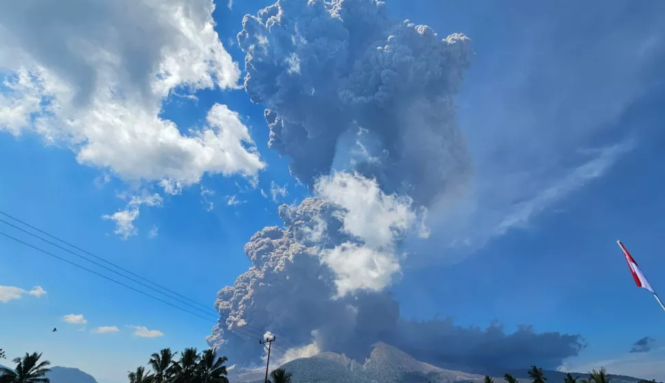 epa12221745 A handout photo made available by Indonesia's Volcanology and Geological Hazard Mitigation Center (PVMBG) shows Mount Lewitobi Lake-laki spewing ash during its eruption in East Flores, Indonesia, 07 July 2025. The eruption caused a volcanic ash plume to rise up to 18 kilometers. EPA/PVMBG HANDOUT HANDOUT EDITORIAL USE ONLY/NO SALES