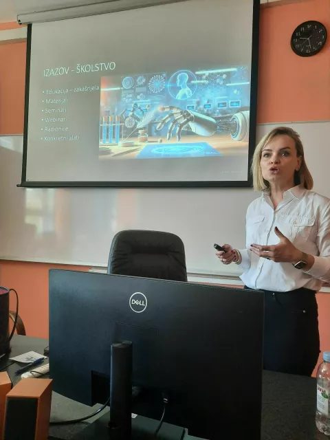 Umjetnu inteligenciju treba uvesti u kurikul svih strukovnih &scaron;kola