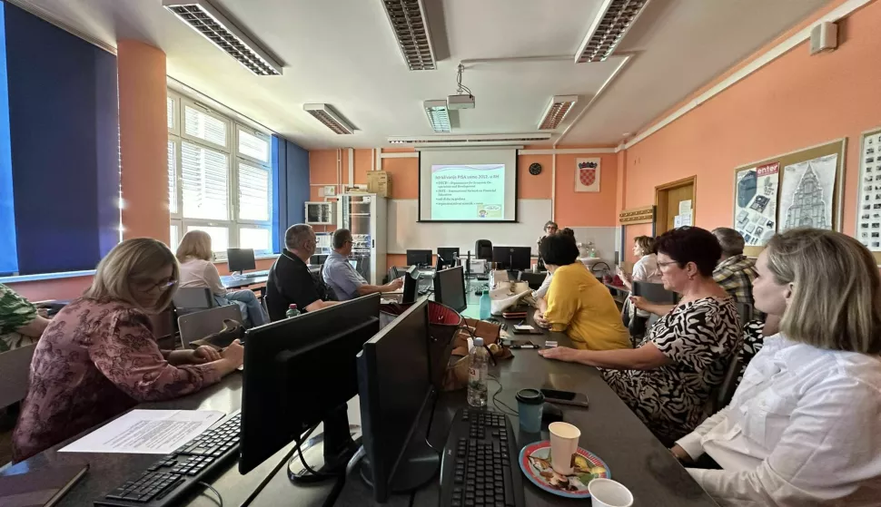 Umjetnu inteligenciju treba uvesti u kurikul svih strukovnih &scaron;kola