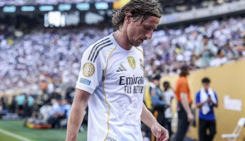 epa12219181 Luka Modric of Real Madrid leaves the field after the FIFA Club World Cup 2025 match between Real Madrid C. F. v Borussia Dortmund at the MetLife Stadium in East Rutherford, New Jersey, USA, 05 July 2025. EPA/SARAH YENESEL