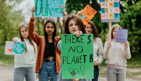 MAGAZIN PEXELSPHOTO BY Photo By: Kaboompics.com