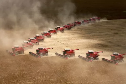 (FILE) Harvesters in Mato Grosso, Brazil, March 2008. The Latin American economy strong rebound in 2013 and grow by 4.0 percent, driven by better performances in Brazil and Argentina, reported the Commission Commission for Latin America and the Caribbean (ECLAC), October 2, 2012. Photo: Roberto Pera/dpa/aa/DPA/PIXSELL