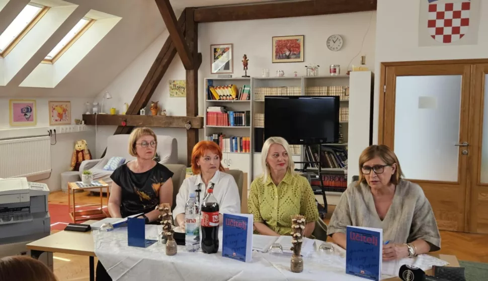 VINKOVCIU Vinkovcima je predstavljen najnoviji, 21. broj časopisa Vukovarsko-srijemski učitelj, godišnjak za teoriju i praksu odgoja i obrazovanja u izdanju Hrvatskog pedagoško-književnog zbora Ogranka VSŽ i uz potporu najistočnije županije, Grada Vinkovaca te predškolskih ustanova i osnovnih i srednjih škola najistočnije županije.srpanj 2025.