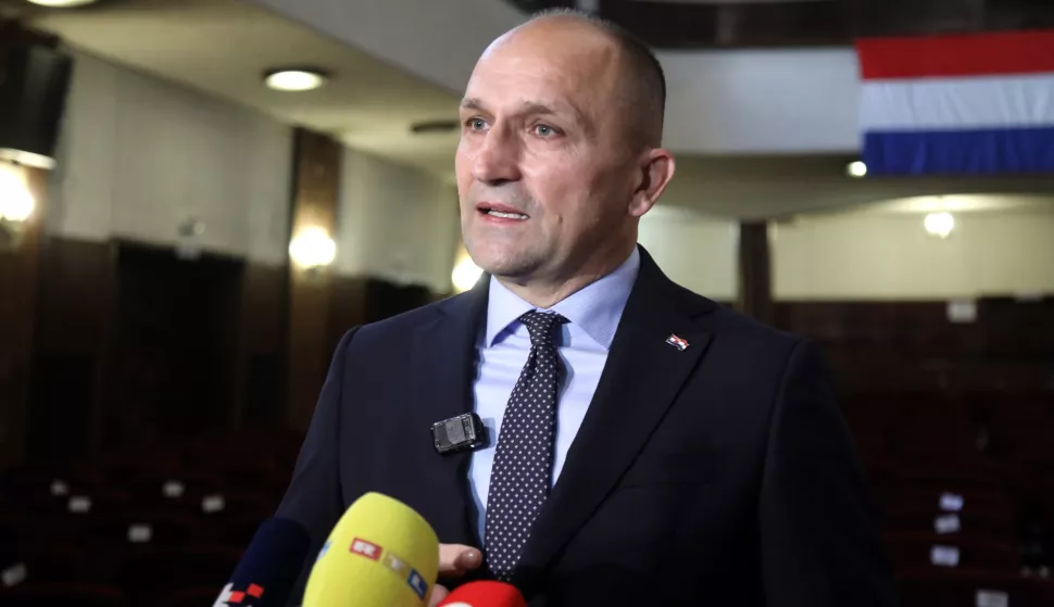 Zagreb, 16.05.2025 - Potpredsjednik Vlade i ministar obrane Ivan Anušić i drugi visoki državni dužnosnici sudjelovali su na obilježavanju Dana Sveučilišta obrane i sigurnosti "Dr. Franjo Tuđman". Na fotografiji Ivan Anušić.foto HINA/ Denis CERIĆ /dc