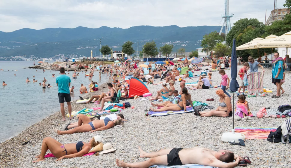 RIJEKA 03.08.2024. Reportaza s plaze, Kantrida: Snimila: Ana Krizanec