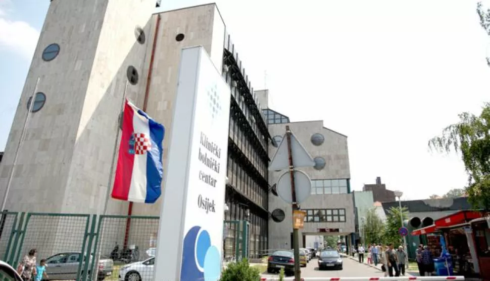 snimio Davor KIBEL,Osijek, 11.07.2013. KBC, Klinički bolnički centar Osijek, bolnica, zapadni ulaz