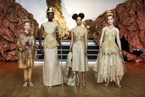 epa12226292 Models present creations from the Haute Couture Autumn/Winter 2025/2026 collection by Franck Sorbier during the Paris Fashion Week, in Paris, France, 09 July 2025. The presentation of the women's collections runs from 07 to 11 July 2025. EPA/TERESA SUAREZ