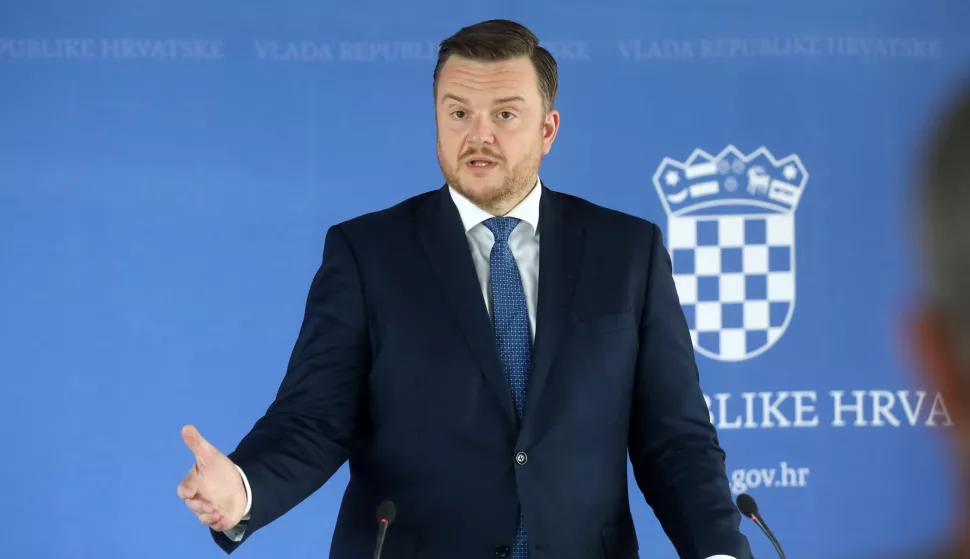 Zagreb, 10.07.2025 - Sjednica Vlade RH. Na fotografiji ministar financija Marko Primorac daje izjavu nakon sjednice Vlade.foto HINA/ Denis CERIĆ /dc