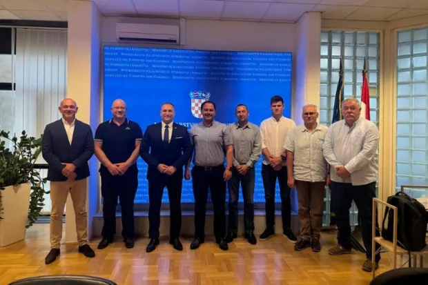 Vi&scaron;e novca za ovce i koze, potpora i malim siranama