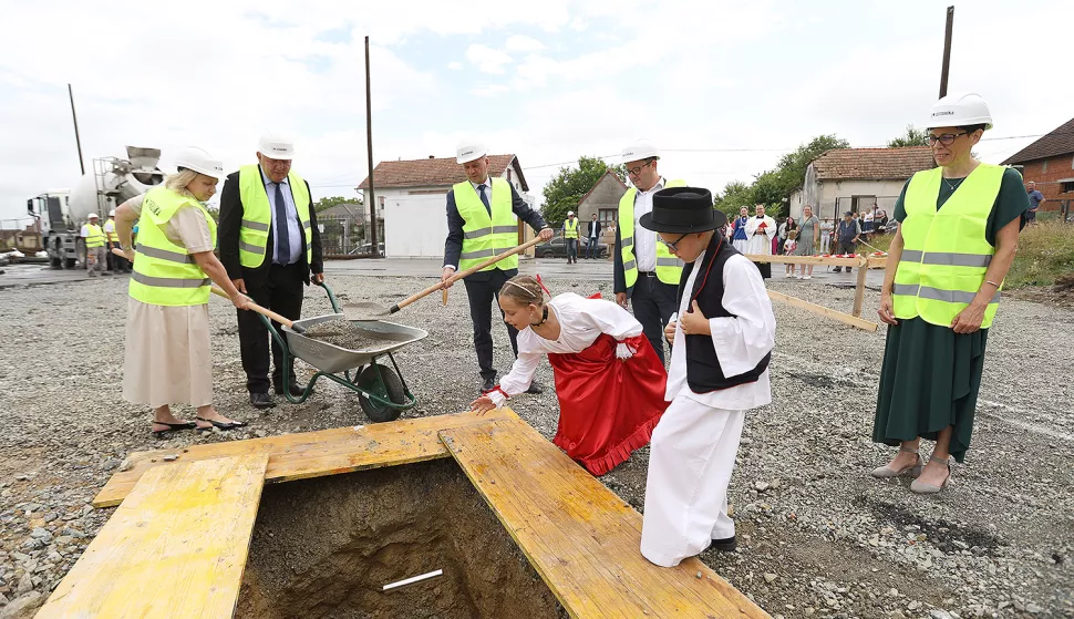 Krenula izgradnja sportske dvorane, nova učionica...