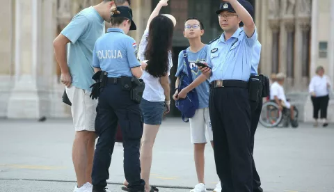 Zagreb: Kineski i hrvatski policajci u ophodnji gradskim ulicama 10.08.2018., Zagreb - Kineska policija, zajedno sa hrvatskom, odlazi u ophodnje centrom grada.rPhoto: Zarko Basic/PIXSELL 