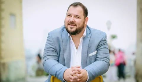 To je balada protkana jakim i emotivnim tekstom i notama