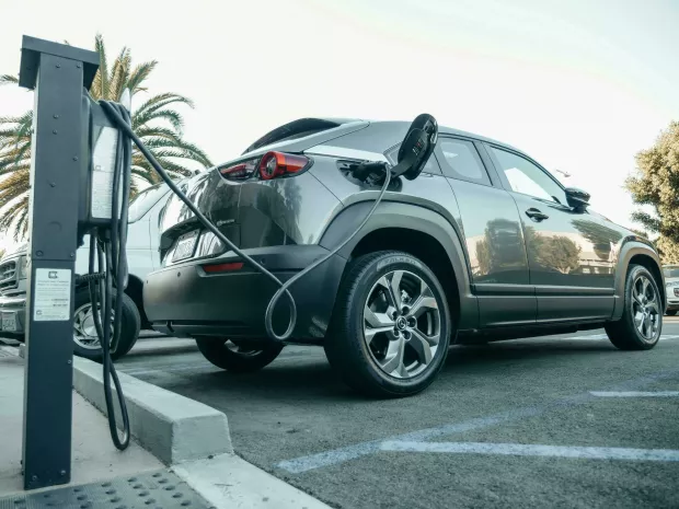Električni automobil