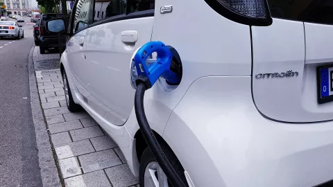 Europa ne može proizvoditi cjenovno pristupačne električne automobile - Stellantis