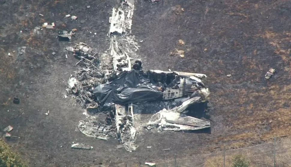 LONDON, 14. srpnja 2025. (Hina/dpa) - Četvero ljudi je poginulo u nedjelju u padu zrakoplova nizozemske aviokompanije Zeusch Aviation na londonskom aerodromu Southend, javljaju u ponedjeljak agencije.