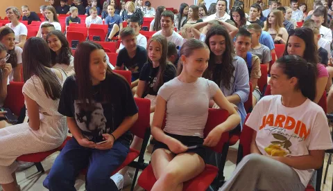 Učenici u Županjisnimila Marija Lešić Omerović