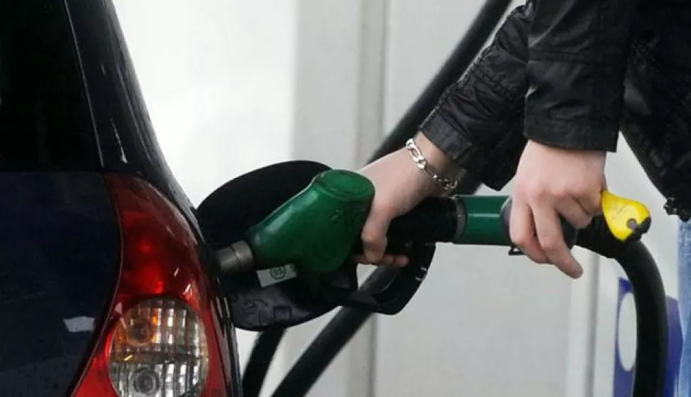 RIJEKA 11.01.2011.ILUSTRACIJABENZINSKA PUMPA,INA,BENZIN,EURO SUPER,DISEL,GORIVOFOTO RONI BRMALJ