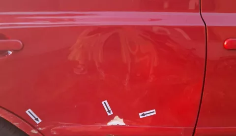 Dječak (14) se zabio električnim romobilom u automobil u osječkoj Retfali