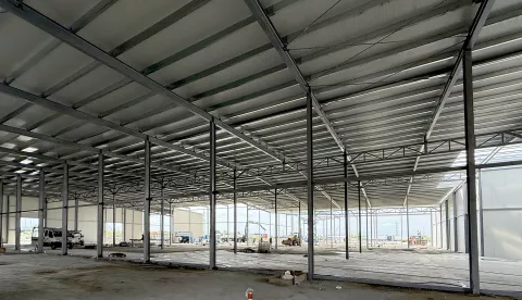 Osijek, 24. 04. 2025., Južna obilaznica, Garcos, obnova, skladište, skladišni prostor, radovi, industrijska hala, industrija, halaSNIMIO BRUNO JOBST