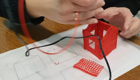 Ljetne radionice u Društvu Waldinger - jedna od njih 3D olovke