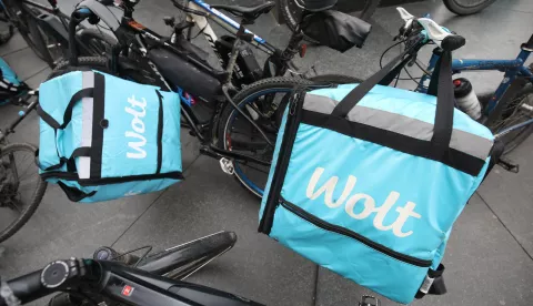 Zagreb, 10.03.2023. - Prosvjed u organizaciji Inicijative zajednice Wolt dostavljača uz potporu Novog sindikata započeo je na Trgu bana Jelačića. foto HINA/ Admir BULJUBAŠIĆ/ abu