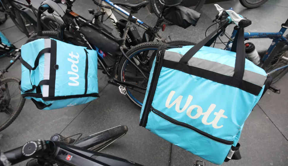 Zagreb, 10.03.2023. - Prosvjed u organizaciji Inicijative zajednice Wolt dostavljača uz potporu Novog sindikata započeo je na Trgu bana Jelačića. foto HINA/ Admir BULJUBAŠIĆ/ abu