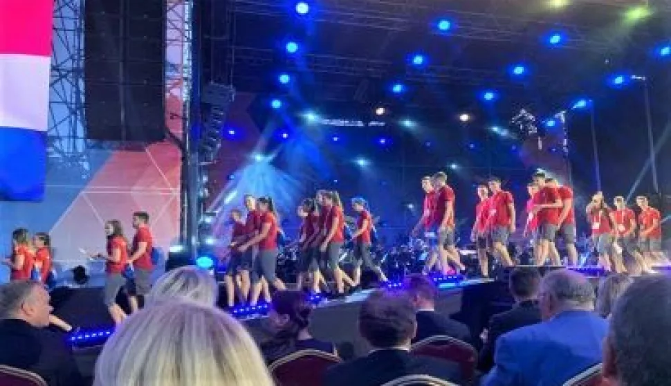 EYOF EYOFsnimio: HOO