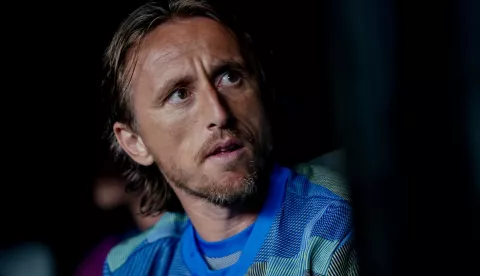 epa12200190 Luka Modric of Real Madrid sits on the bench during the FIFA Club World Cup 2025 match between FC Salzburg and Real Madrid in Philadelphia, Pennsylvania, USA, 26 June 2025. EPA/WILL OLIVER