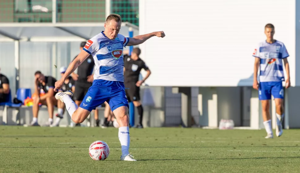 NK Osijek - Kozarmisleny prijateljska utakmica. Vedran Jugović