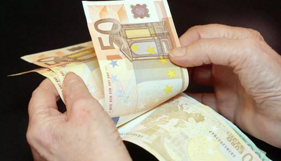 12.02.2016., Sibenik - Euro, jedinstvena europska valuta koja je u uporabi 1. sijecnja 1999. Photo: Dusko Jaramaz/PIXSELL------2 stupca colornovosit