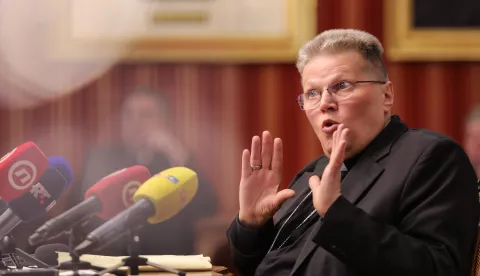 21.03.2023., Djakovo - Djakovacko-osjecki nadbiskup Djuro Hranic odrzao je konferenciju za medije o javnim optuzbama za navodno zataskavanje istine o seksualnom uznemiravanju ministrantica zupe Sotin. Photo: Dubravka Petric/PIXSELL