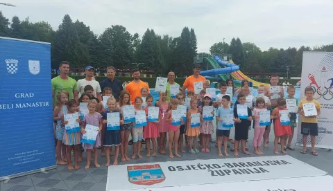 Dodjelom diploma završena još jedna Škola plivanja