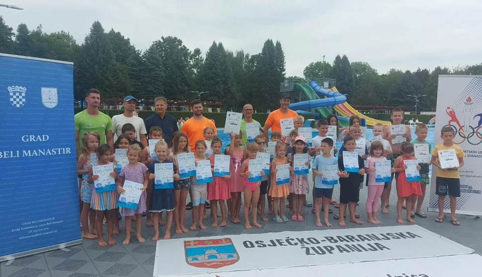 Dodjelom diploma završena još jedna Škola plivanja