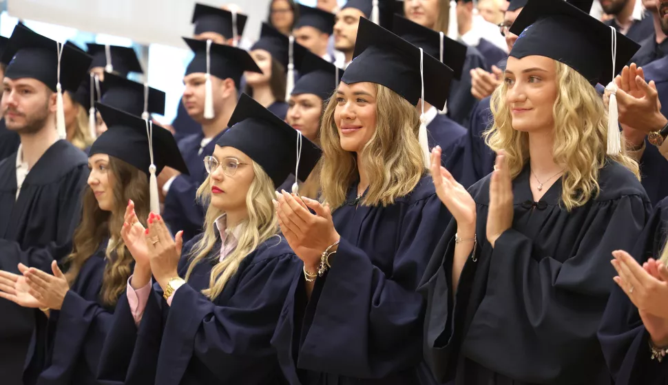 Osijek, 17. 07. 2025., FAZOS, Aula Magna, svečana promocija, doktori medicine, promocija, SNIMIO BRUNO JOBST
