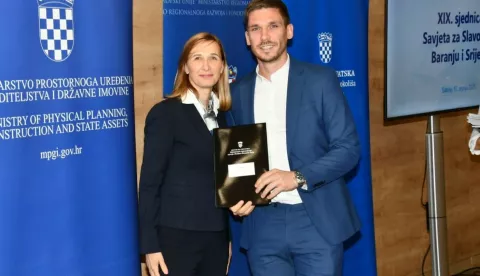 Tin Dogan s ministricoma