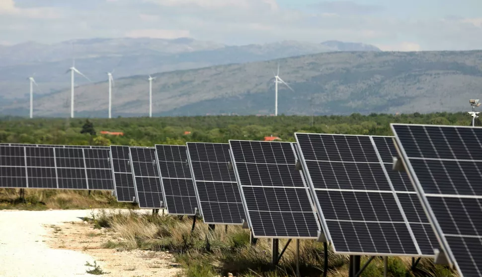 19.04.2024., Promina - Na terenu mjesta Suknovci podignuta je suncana elektrana Suknovci, kojoj je instalirana snaga 10 MWh, sastoji se od 20.000 solarnih panela po 500W. Photo: Dusko Jaramaz/PIXSELL