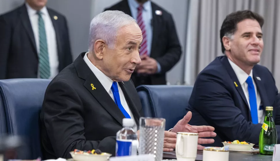 epa12227278 Israeli Prime Minister Benjamin Netanyahu (L) delivers remarks during a meeting with US Secretary of Defense Pete Hegseth(not pictured) at the Pentagon in Arlington, Virginia, USA, 09 July 2025. EPA/SHAWN THEW