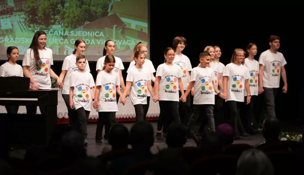 VINKOVCIU dvorani GK-a "Joza Ivakić" održana je svečana sjednica Gradskog vijeća u povodu Dana grada Vinkovaca i blagdana sv. Ilije,srpanj 2025.