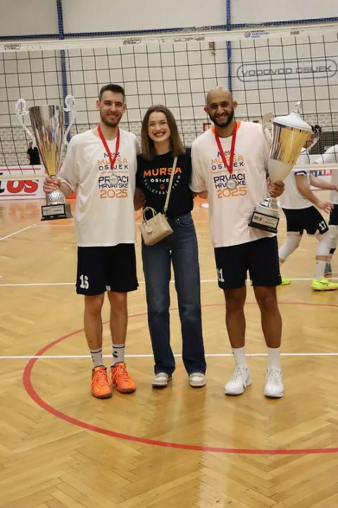 paul viloria tatjana gajić i leo andrić nakon osvajanja duple krune 2025 odbojka mursa snimio damir bečeheli