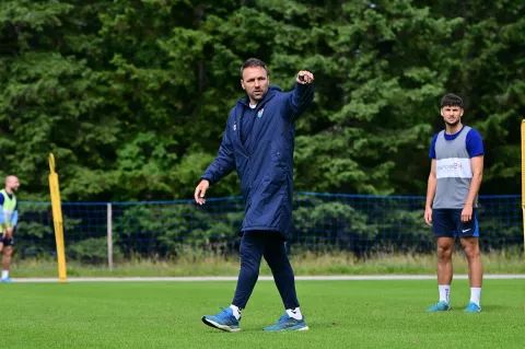 ROGLA PRIPREME TRENER GORDON SchildenfeldSRPNJA 2025FOTO: HNK VUKOVAR 1991