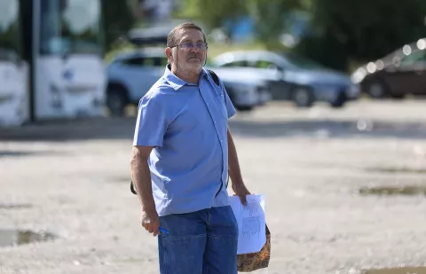 Zagreb, 17.07.2025 - Dostavljači Wolta održali su će prosvjed ispred sjedišta tvrtke zbog nezadovoljstva uvjetima rada. Okupljanje je ispred Zagrebačkog velesajma gdje su krenuli prema sjedištu Volta. Na slici glavni tajnik Novog sindikata Tomislav Kiš.foto HINA/ Damir SENČAR/ ds