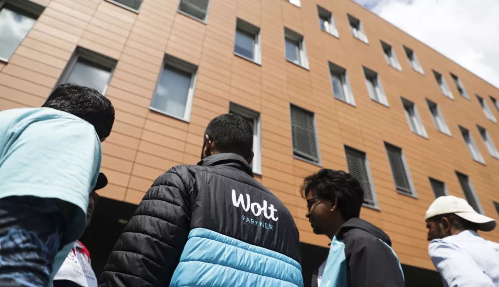 Zagreb, 17.07.2025. - Prosvjed dostavljača Wolta zbog nezadovoljstva uvjetima rada započeo je na Zagrebačkom velesajmu, a završio ispred sjedišta tvrtke na Vrbanima. foto HINA/ Lana SLIVAR DOMINIĆ/ lsd