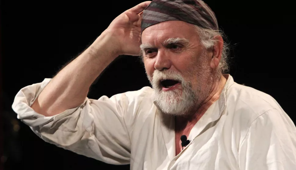 24.10.2014., Sibenik - Bosanskohercegovacki glumac Josip Pejakovic nakon 25 godina predstavio se sibenskoj publici monodramom Ucerivanje, koja je nastavak njegove kultne monodrame Oj,zivote. Sibenik je Pejakovic odabrao za grad iz kojeg je zapoceo hrvatsku turneju tako da je sibenska publika u prepunom HNK u Sibeniku prva u Hrvatskoj vidjela Ucerivanje. Photo: Dusko Jaramaz/PIXSELL