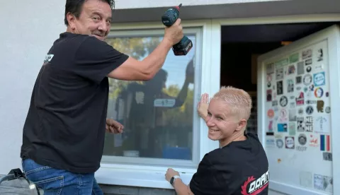 Darovali komarnike Aizilu za pse u Nemetinu