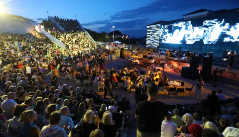 19.07.2025., Pula - Velikim koncertom na pulskom Malom rimskom kazalistu, teatar Ulysses proslavio je 25. rodjendan. Photo: Sasa Miljevic/PIXSELL/PIXSELL