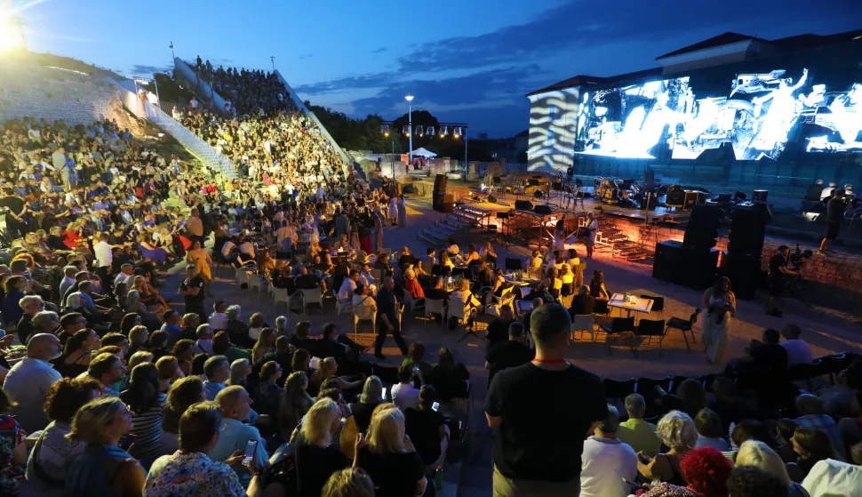 19.07.2025., Pula - Velikim koncertom na pulskom Malom rimskom kazalistu, teatar Ulysses proslavio je 25. rodjendan. Photo: Sasa Miljevic/PIXSELL/PIXSELL